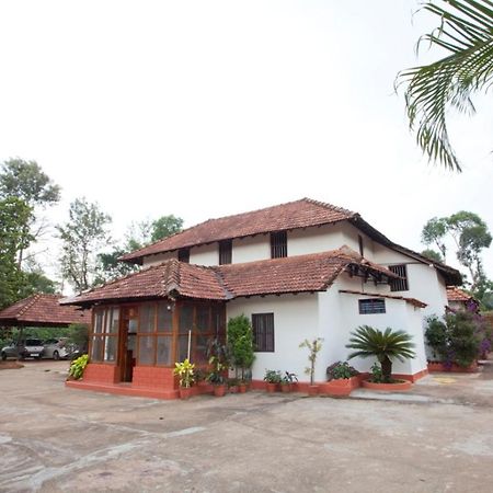Sardar Bahadur'S Heritage Bungalow Estate Stay Napoklu Ngoại thất bức ảnh
