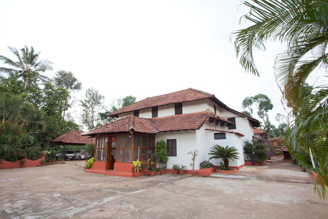 Sardar Bahadur'S Heritage Bungalow Estate Stay Napoklu Ngoại thất bức ảnh