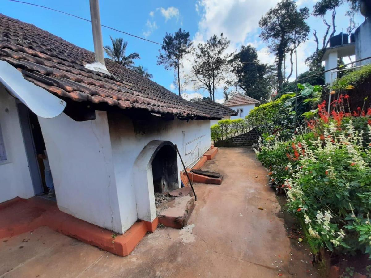 Sardar Bahadur'S Heritage Bungalow Estate Stay Napoklu Ngoại thất bức ảnh