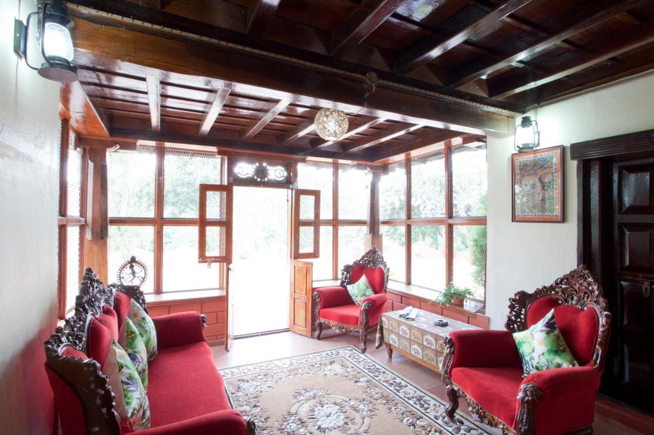 Sardar Bahadur'S Heritage Bungalow Estate Stay Napoklu Ngoại thất bức ảnh
