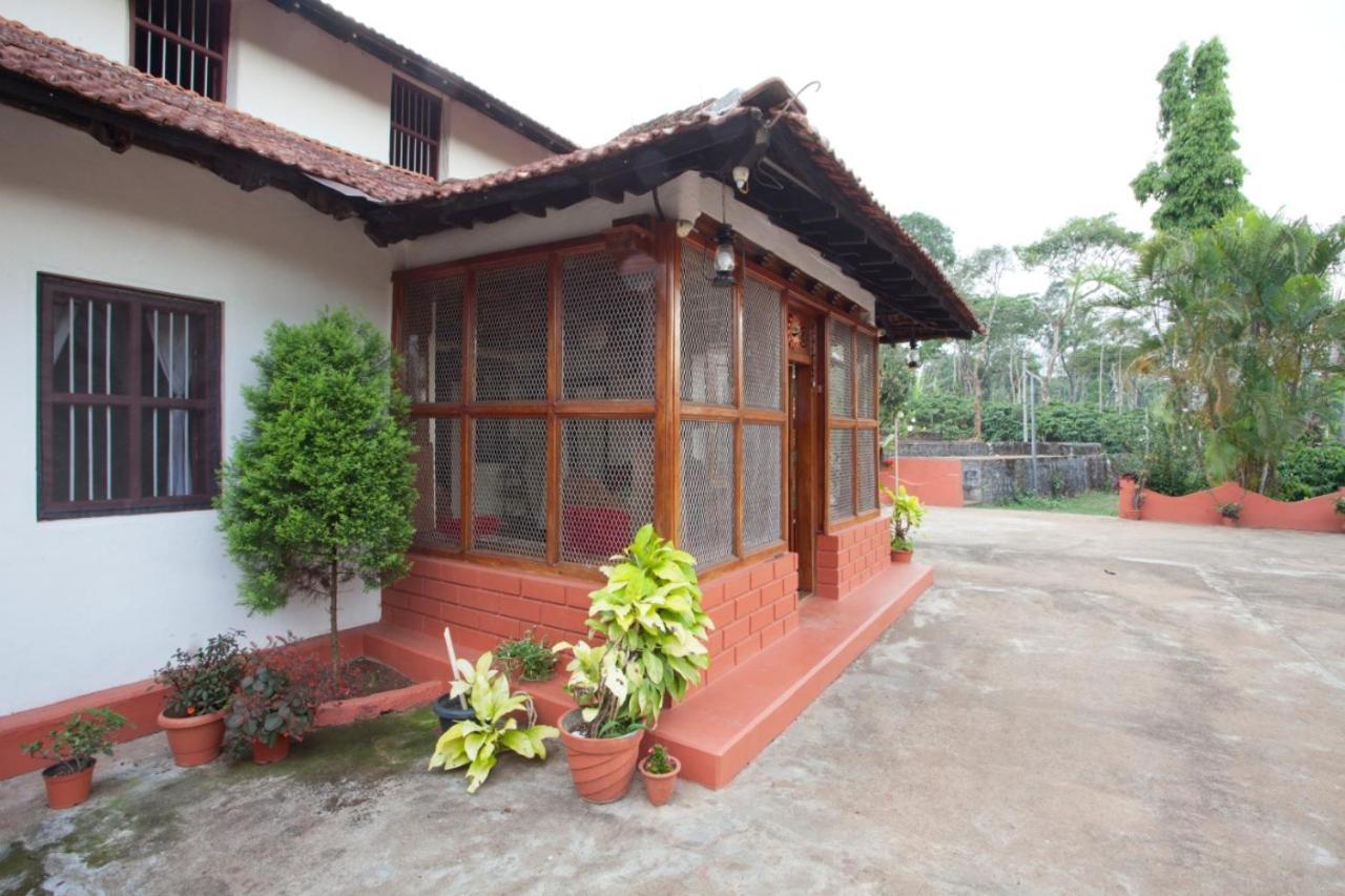 Sardar Bahadur'S Heritage Bungalow Estate Stay Napoklu Ngoại thất bức ảnh