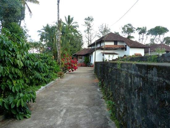 Sardar Bahadur'S Heritage Bungalow Estate Stay Napoklu Ngoại thất bức ảnh